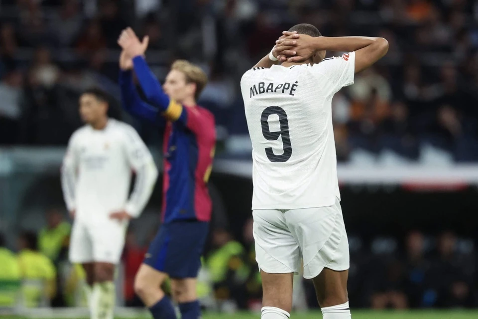 Lỗi việt vị của Barça đã nhấn chìm Mbappé như thế nào